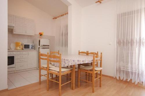 Apartments With A Parking Space Umag - 7073