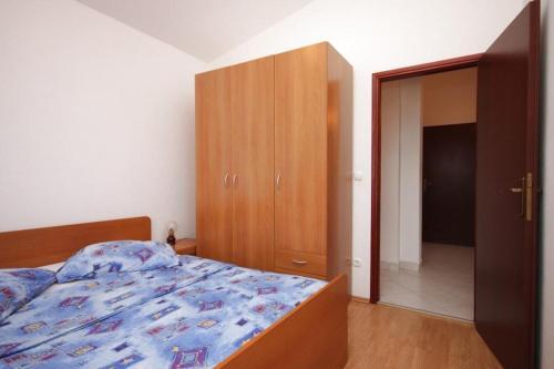 Apartments With A Parking Space Umag - 7073