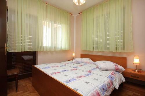 Apartments With A Parking Space Umag - 7073