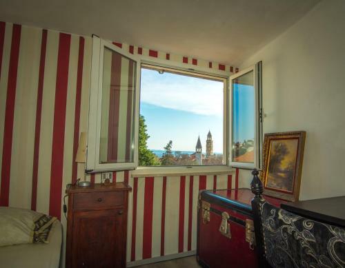 Apartment Vintage Art