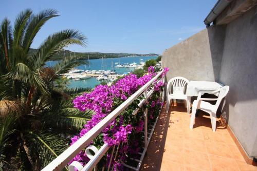 Apartments By The Sea Tisno (murter) - 5140