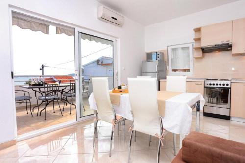 Apartment Seget Vranjica 10328a