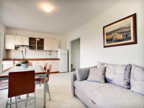 Apartments Zizic