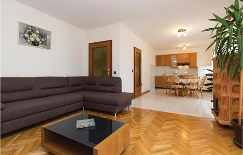 Apartment Peroj IX