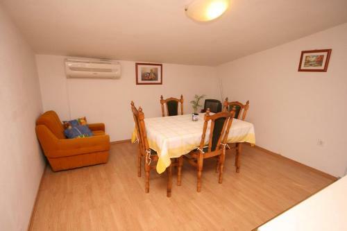 Apartment Razanac 6919a