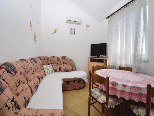 Apartment Zatonska 07