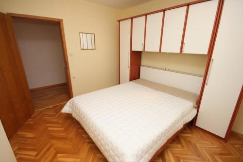 Apartment Novigrad 7120b