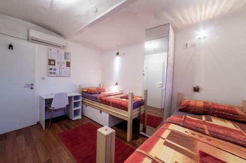 Palmers Lodge Hostel