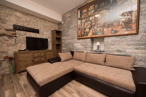 Hostal Elena Rooms