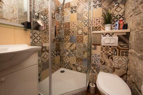 Hostal Elena Rooms