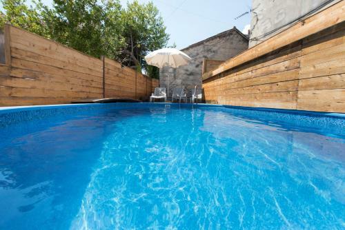 Hostal Elena Rooms