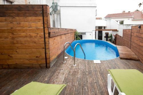 Hostal Elena Rooms