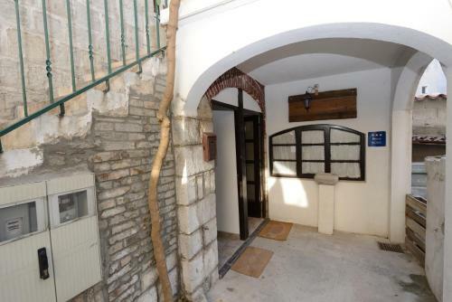 Hostal Elena Rooms