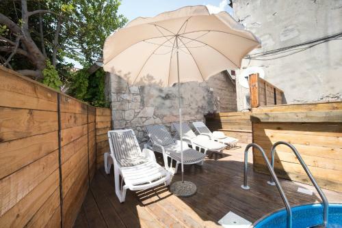 Hostal Elena Rooms