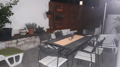 Hostal Elena Rooms
