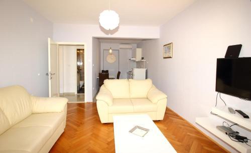 Apartments Dubreta