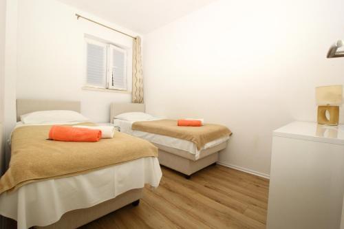 Apartments Dubreta