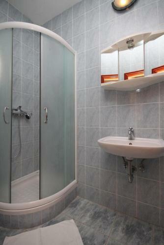 Apartment Stara Novalja 6469a