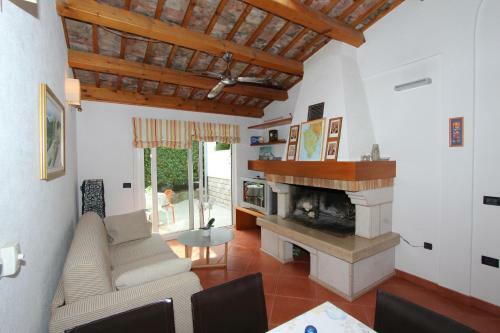 Hostal Apartments Villa Buric