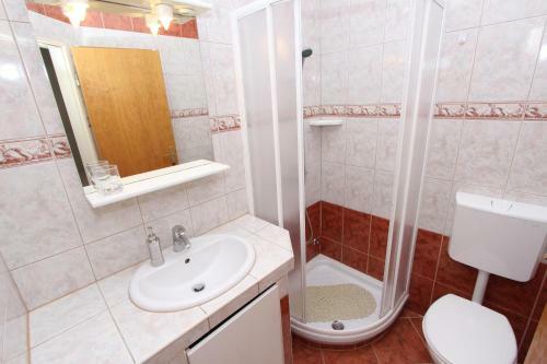 Hostal Apartments Villa Buric