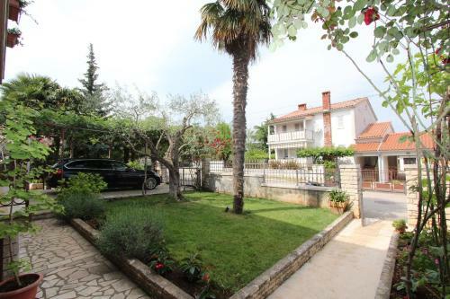 Hostal Apartments Villa Buric