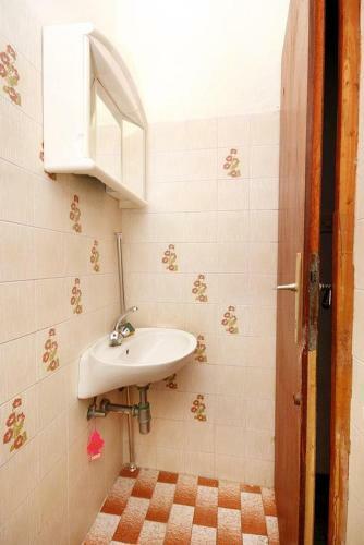 Apartments By The Sea Drasnice (makarska) - 6051