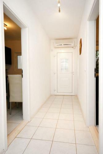 Apartments By The Sea Drasnice (makarska) - 6051