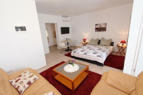 Hostal Rooms And Apartments Sally