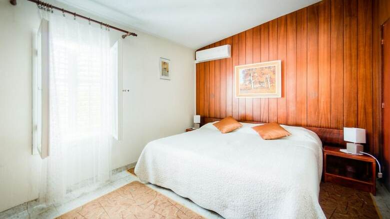 Hostal Guest House Vila Nina