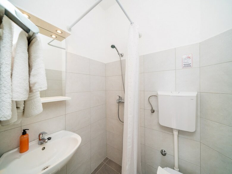 Hostal Guest House Vila Nina