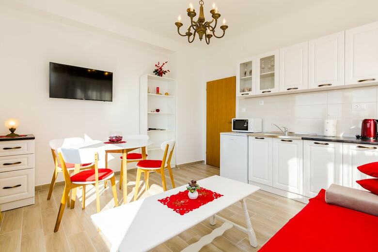 Hostal Guest House Vila Nina