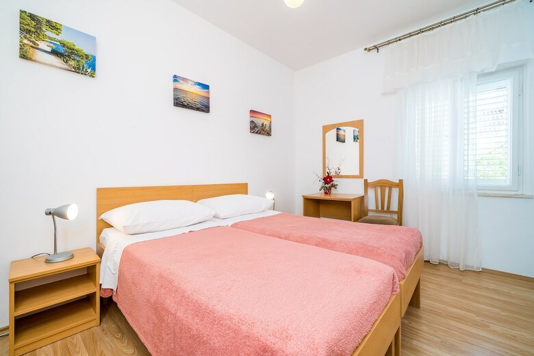 Hostal Guest House Vila Nina