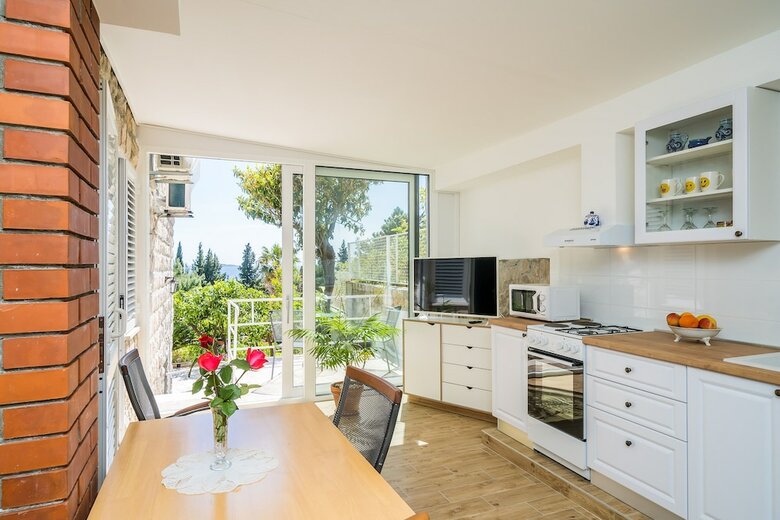 Hostal Guest House Vila Nina