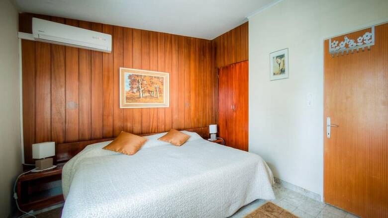Hostal Guest House Vila Nina