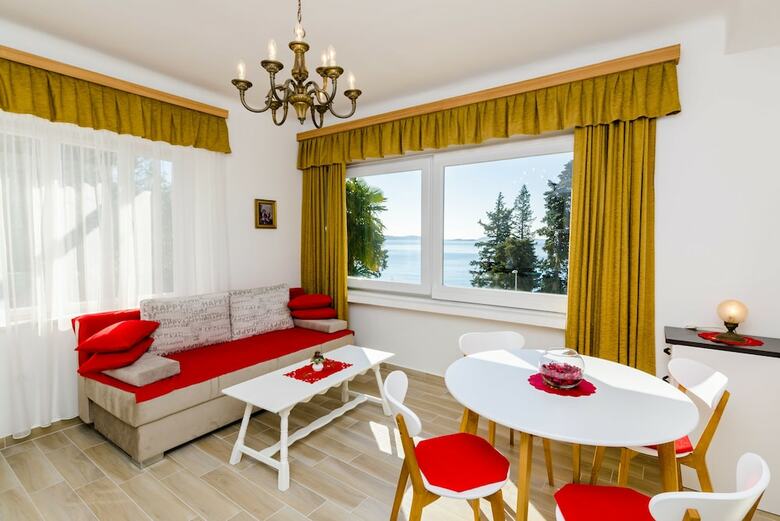 Hostal Guest House Vila Nina