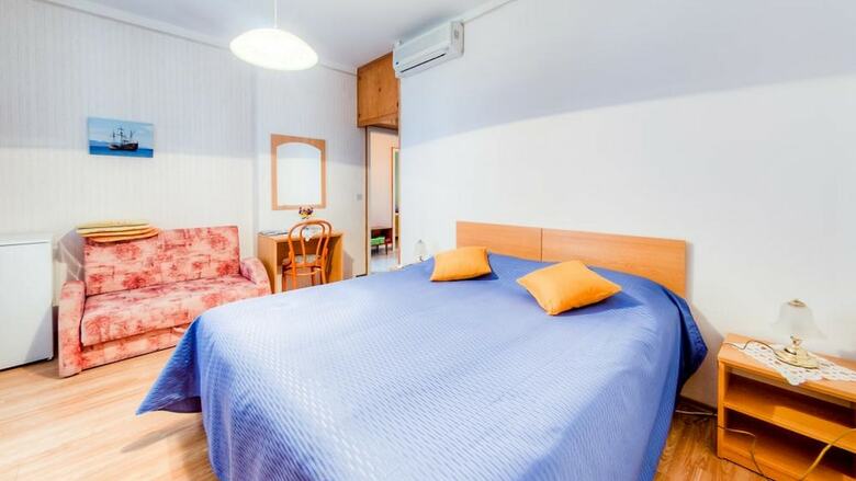 Hostal Guest House Vila Nina
