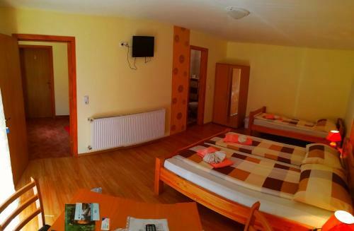 Hostal Rooms Ana