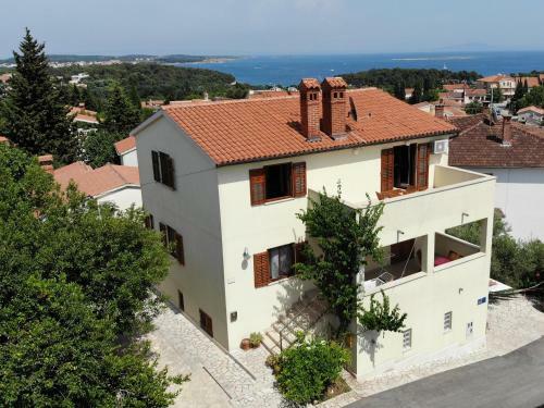 Mata Apartments