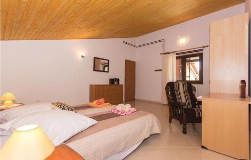 Three-bedroom Apartment Pula With A Fireplace 02