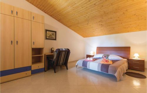 Three-bedroom Apartment Pula With A Fireplace 02