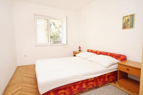 Apartments With A Parking Space Baska Voda (makarska) - 6057