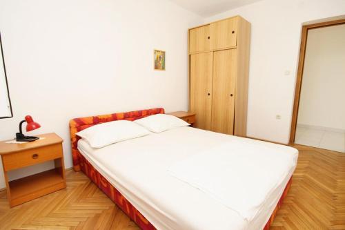 Apartments With A Parking Space Baska Voda (makarska) - 6057