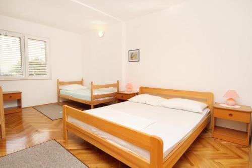 Apartments With A Parking Space Baska Voda (makarska) - 6057