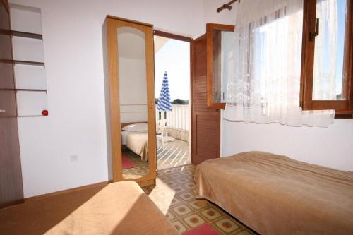 Apartment Rogoznica 4313b