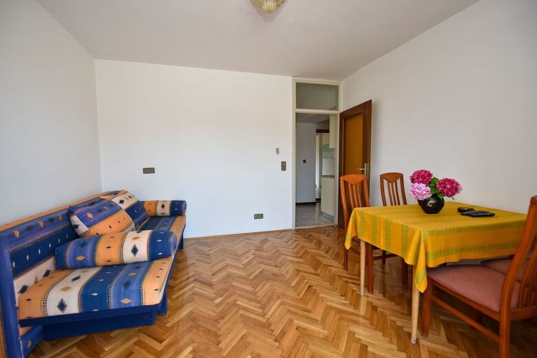 Apartments Zeno