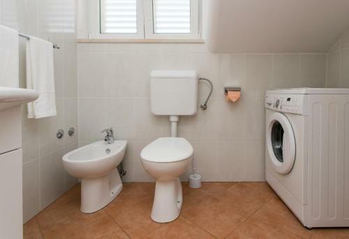 Apartments Miramare & Campara