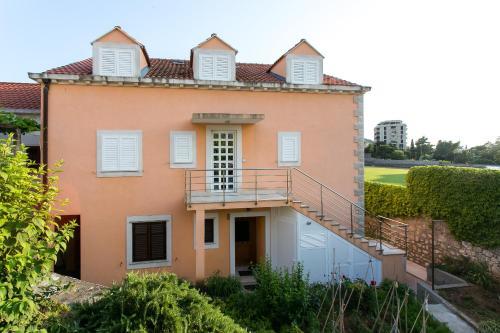 Apartments Miramare & Campara