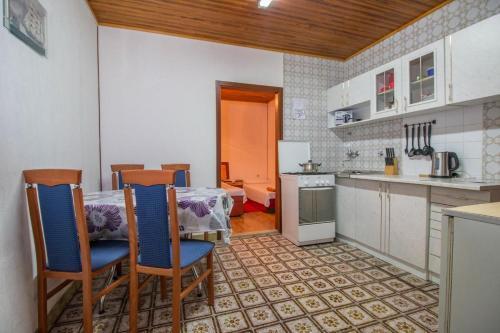 Apartments And Rooms With Parking Space Crikvenica - 5492