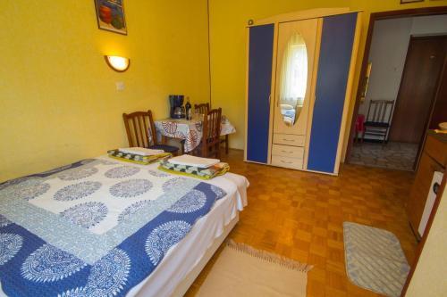 Apartments And Rooms With Parking Space Crikvenica - 5492