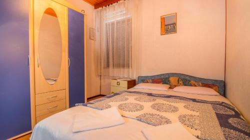 Apartments And Rooms With Parking Space Crikvenica - 5492